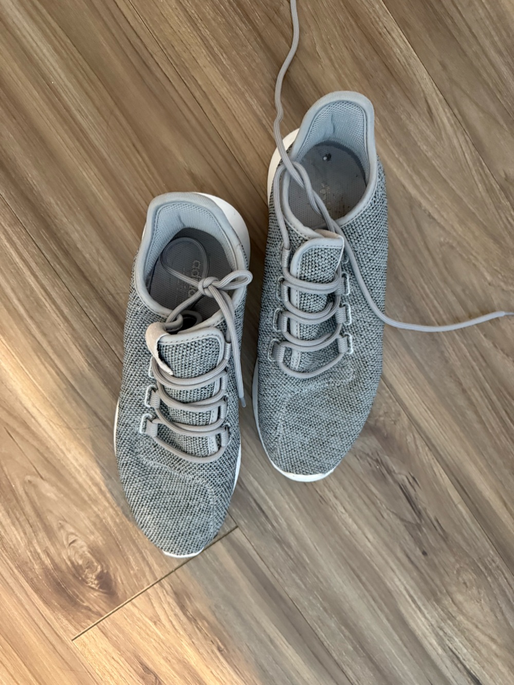 Adidas Sneakers